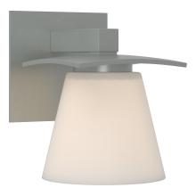 Hubbardton Forge 206601-SKT-82-GG0242 - Wren 1 Light Sconce